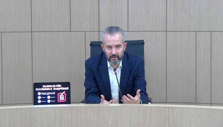11 MAJI/ Celibashi: Kanë ardhur mbi 70 mijë vota, 30 mijë zarfe s’janë dërguar ende, por ka ende kohë! Kompania postare s’ka marrë pagesë…