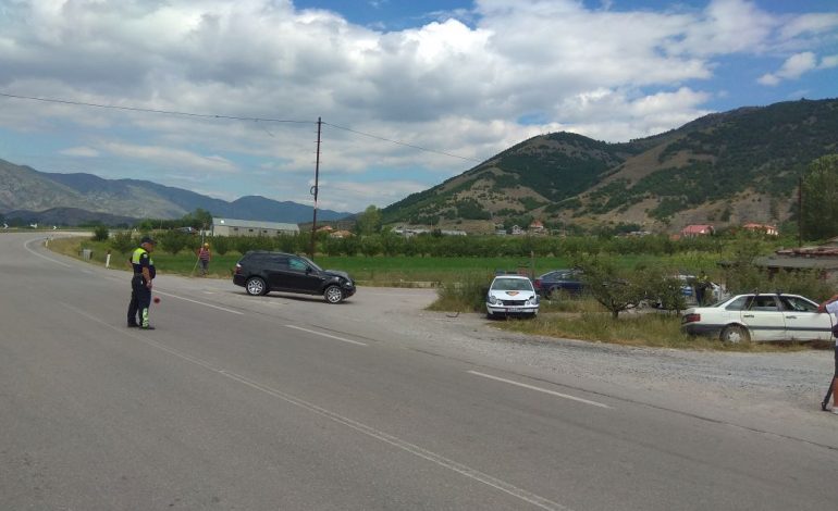 AKSIDENT I RËNDË NË MALIQ/ Shoferi humb kontrollin e makinës, lëndohet e mitura