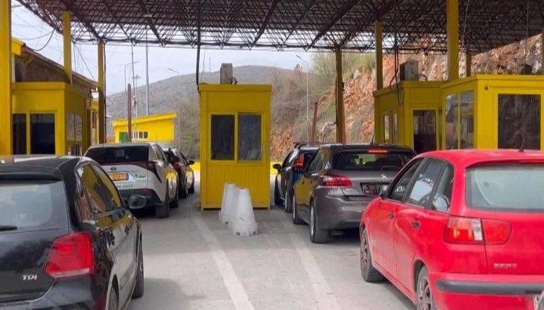 AKSIONI I ANTIKONTRABANDËS DHE POLICISË/ ‘Shkrihet’ dogana e Kapshticës