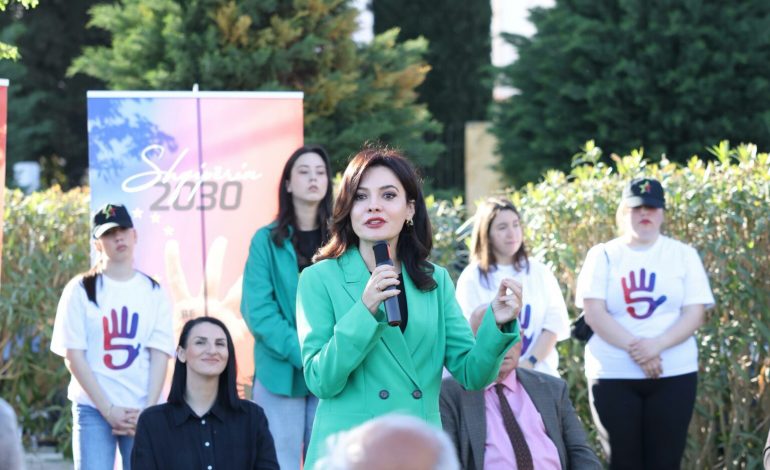 ZGJEDHJET/ Elisa Spiropali në Kavajë: Më 11 Maj, qyteti shpëton nga rraqet politike të së shkuarës. Hap rrugën e të ardhmes