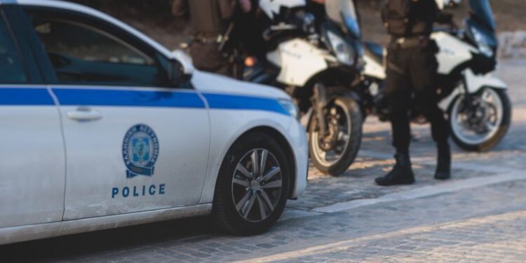 “PLAS” SHERRI MES SHQIPTARËVE NË GREQI/ Përplasen dy familjet pas sherrit mes çiftit, dy të plagosur