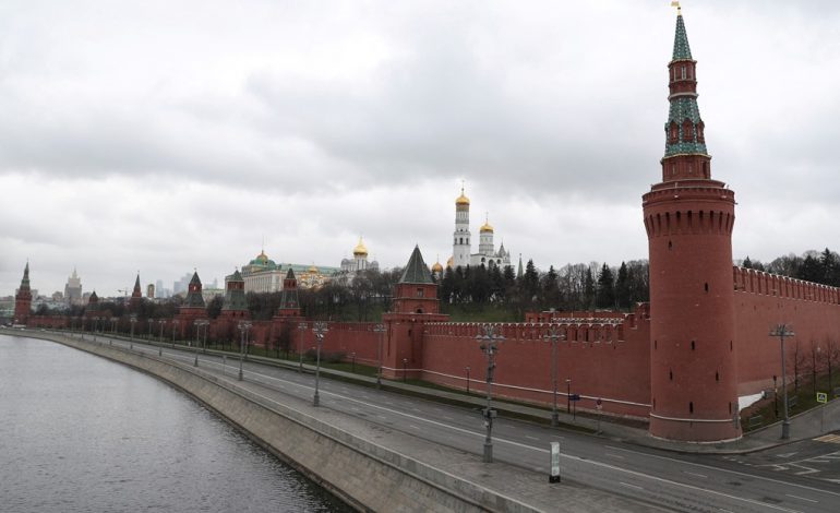 “KEMI RESPEKTUAR URDHRIN E PUTIN”/ Rusia akuza Ukrainës për shkeljen e armëpushimit të Pashkëve
