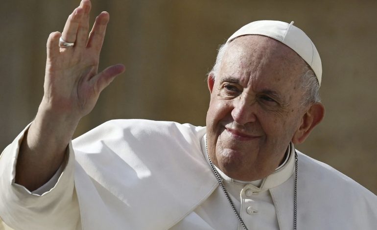E TRISHTË/ Shuhet në moshën 88-vjeçare Papa Françesku