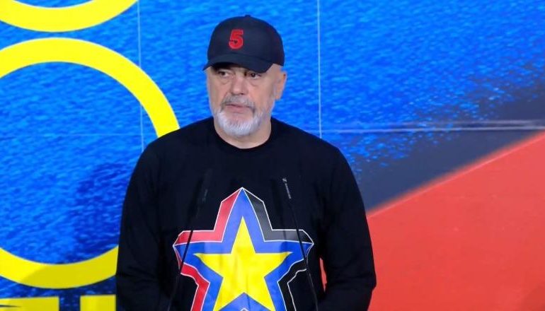 “ME NE NË BE, OSE NË KËNETË”/ Rama-demokratëve në Kavajë: Bufi me një tufë qorrash e shurdhësh do të tërheqë për hunde Shqipërinë