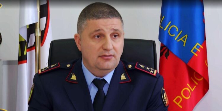 “MOS MË NXIRR KEQ ME SHEFIN”/ Morën 2 mijë euro pë të mos arrestuar gruan e biznesmenit, detaje nga arrestimi i shefit të Rrugores dhe dy vartësve të tij