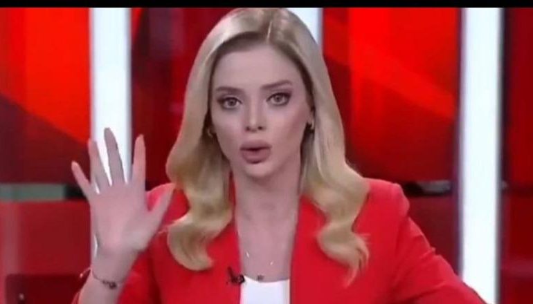 MOMENT TMERRI/ Spikerja e televizionit turk përjeton lëkundjet e forta të tërmetit live në emision, përlotet nga frika