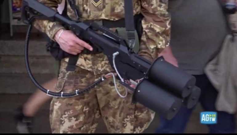 VARRIMI I PAPA FRANÇESKUT/ Ushtarët të pajisur me bllokues valësh për dronët