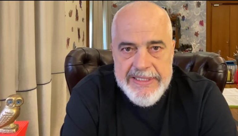 “VRENOZI, LIDERI I VËRTETË I PD”/ Rama ironizon: Shkojnë në Korçën e kulturës dhe shfrenojnë gjuhën në atë farë feje! Unë gjuhën e kam shpatë jo pelde…