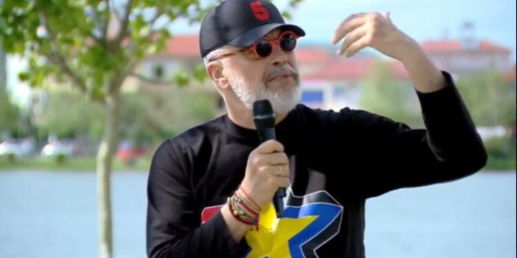 “ZOGU MË DËGJON…”/ Rama batuta me të riun në Belsh: S’e kishte mendjen se po dëgjonte çfarë po i thoshte zoçka!