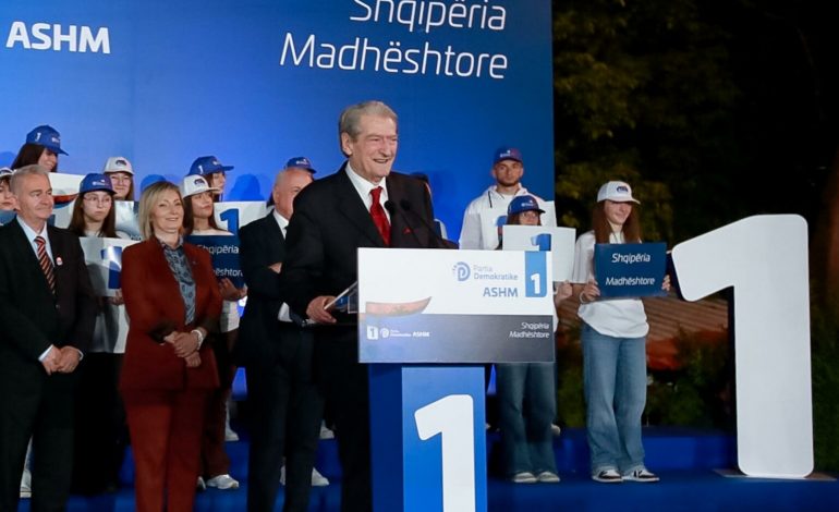 11 MAJI/ Berisha në Gjirokastër: Vendi është zhytur në mjerim, 21% e familjeve shqiptare nuk u japin dot tre vakte ushqim fëmijëve të tyre