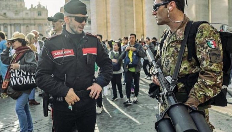 FUNERALI I PAPA FRANCESKUT/ Masa të forta sigurie: Luftanije, bazuka dhe mburoja e trefishtë kundër aeroplanëve, raketave dhe dronëve