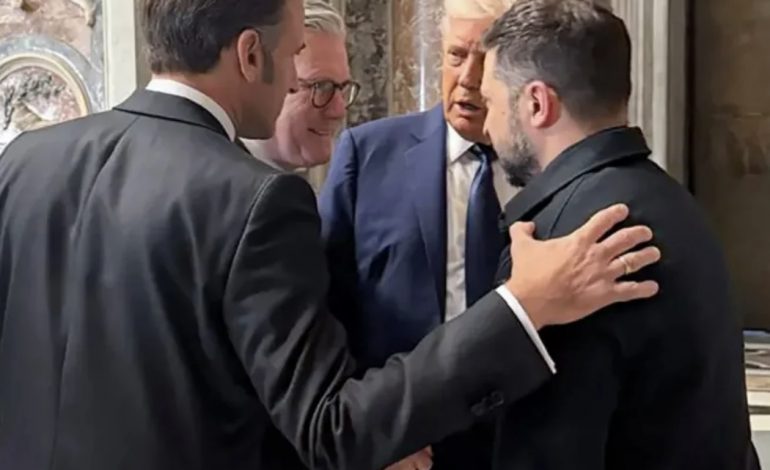 VARRIMI I PAPA FRANÇESKUT/ Katër liderët botërorë bëhen bashkë! Starmer, Macron Trump dhe Zelensky “kokë më kokë”