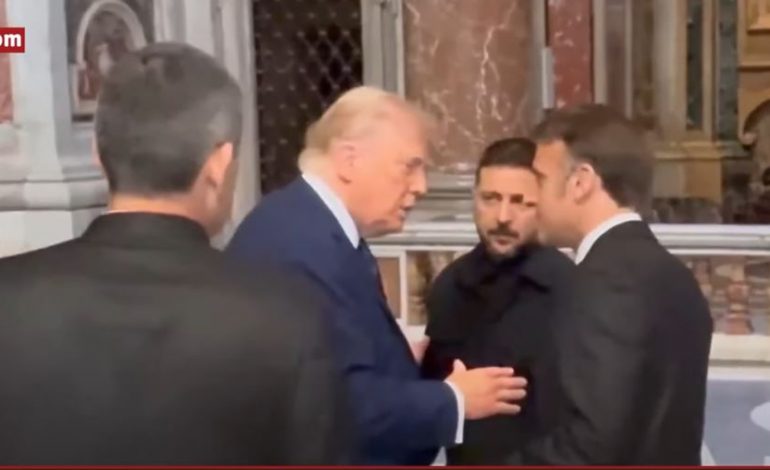 “JU NUK JENI NË VENDIN E DUHUR”/ Çfarë i tha Trump-Macronit, sipas një eksperti të leximit të buzëve
