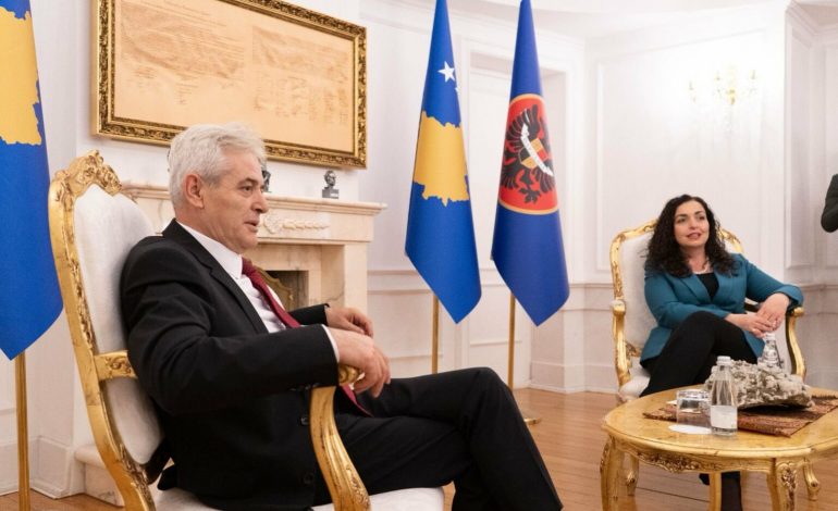 TAKIM ME VJOSA OSMANIN/ Ali Ahmeti: Shqiptarët në RMV po përballen me një ofensivë të rrezikshme