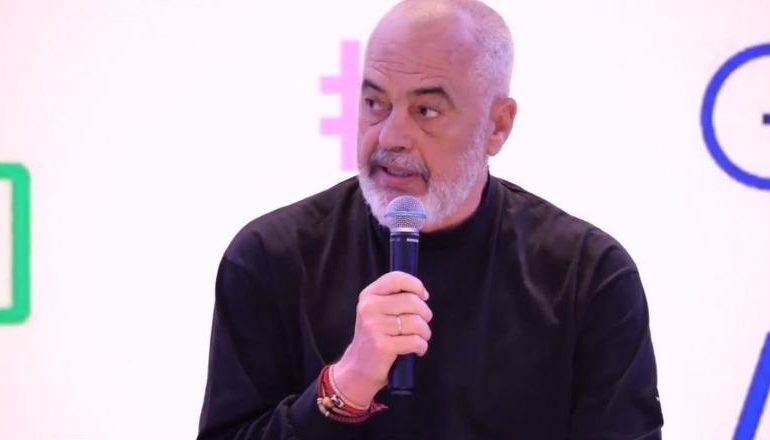 TAKIM ME TË RINJTË/ Rama: Hapim shkollë të re teknologjie te Piramida, e inaugurojmë me Macron! E ardhmja jonë evropiane është këtu