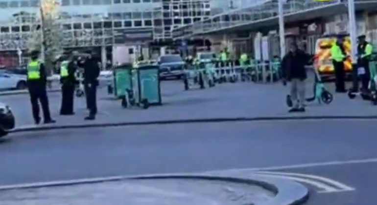 PANIK NË QYTETIN BRITANIK/ Policia vret një burrë në stacionin e trenit
