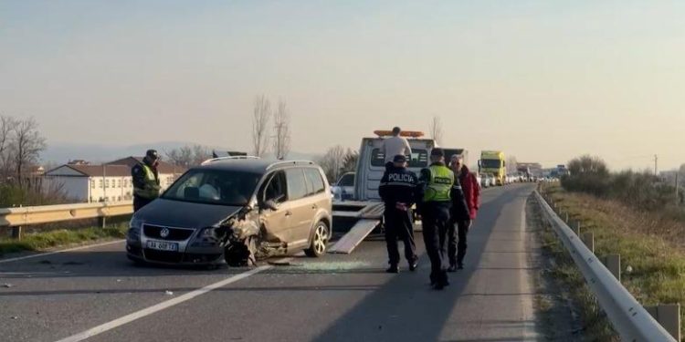 TRAGJIKE/ Aksident në autostradën Milot-Morinë, humbin jetën dy persona
