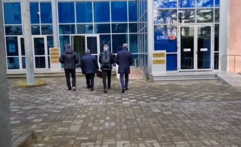 I PANDEHUR NGA SPAK/ Bardh Spahia paraqitet në GJKKO