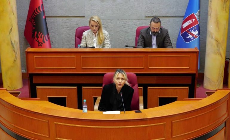 MBLIDHET KËSHILLI BASHKIAK I TIRANËS/ Vendimet e rëndësishme që u morën në mbledhjen e fundit