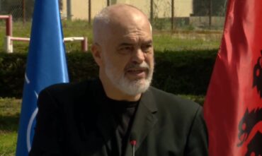 FLET NGA ZALL HERRI/ Rama: Shteti i kishte kthyer kurrizin Forcave të Armatosura! 10-fishuam investimet në fushën e mbrojtjes…
