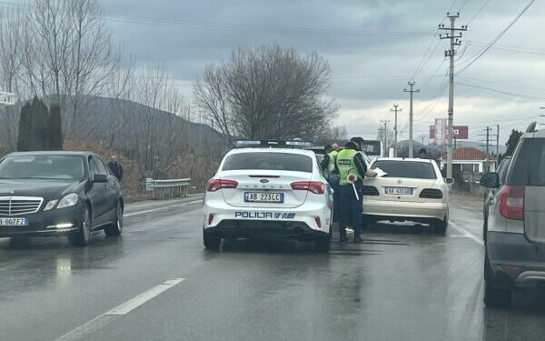 AKSIDENT TRAGJIK NË DURRËS/ Përplaset për vdekje 55-vjeçari, i mituri kishte marrë automjetin me qera nga kushëriri