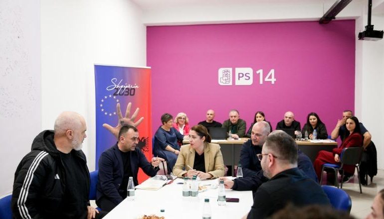 ZGJEDHJET/ Rama nga shtabi elektoral i PS në Njësinë 14: Do heqim taksën e ndërtimit të parkimeve