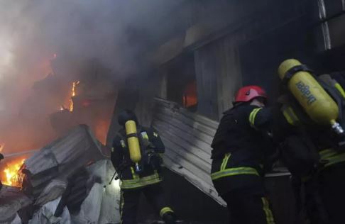 SULM AJROR NË KIEV/ Rusia lëshon raketa balistike, disa të plagosur dhe dëme të mëdha materiale