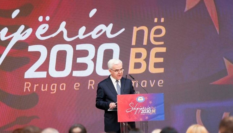 KONTROLL NË ZYRËN E TIJ PAS SULMIT NË SPAK? Xhafaj hedh poshtë aludimet: Akuza të sajuara nga çorba e vjetër, nuk më sprapsin dot nga sfida e 11 majit