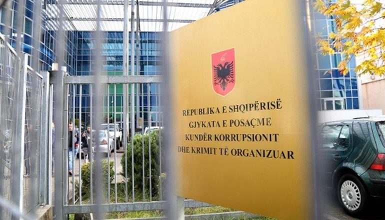 “DOSJA 5D”/ Mungoi një prej avokatëve, GJKKO shtyn për më 19 maj gjyqin ndaj tre drejtorëve të Bashkisë dhe të tjerëve