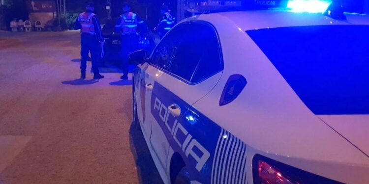 TË SHTËNAT ME ARMË MES VËLLEZËRVE/ Policia e Divjakës: Konflikti për shkak të pronësisë, në kërkim autori