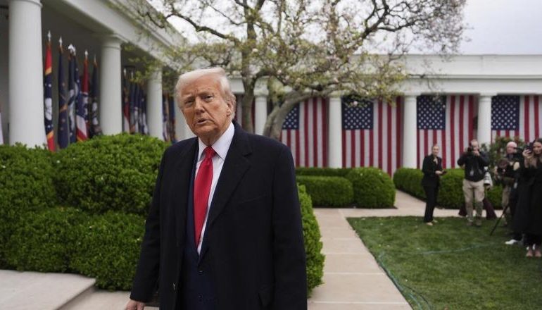 LUFTA TREGTARE/ Trump thirrje kompanive: Zhvendosuni në SHBA! Zero tarifa, mos prisni por bëjeni tani