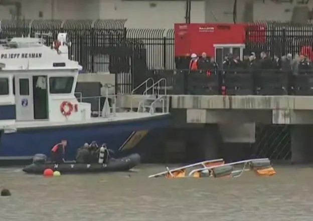 RRËZOHET HELIKOPTERI NË NEW YORK/ 6 të vdekur, tre prej tyre janë fëmijë