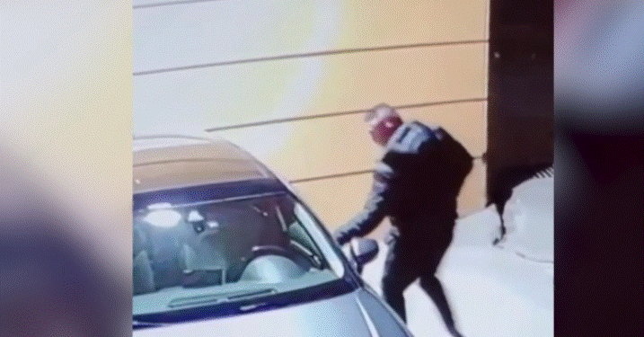PLAGOSI ME ARMË TË RIUN NË NJË VEND PARKIMI/ Publikohen pamjet kur 32-vjeçari ‘braktis’ taksinë dhe arratiset me një makinë tjetër