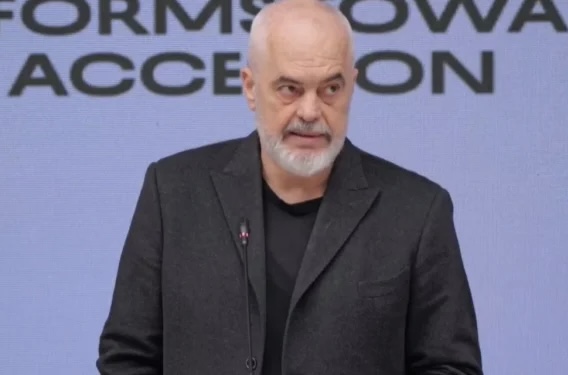 KONFERENCA NDËRQEVERITARE ME BE/ Rama ironizon opozitën: “Dhis is ë mirrakëll of fridom”