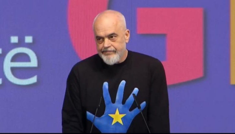 TAKIMI ME VAJZAT DHE GRATË/ Rama: Sot kemi pjesëmarrjen më të lartë…