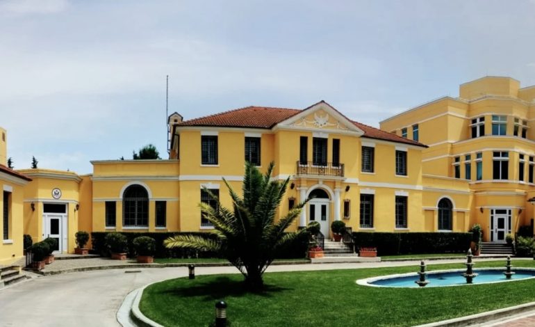 APLIKIMI PËR VIZË NË AGJENSI/ Ambasada Amerikane njofton qytetarët: Mos u mbështetni në agjenci, mbroni veten dhe të dhënat