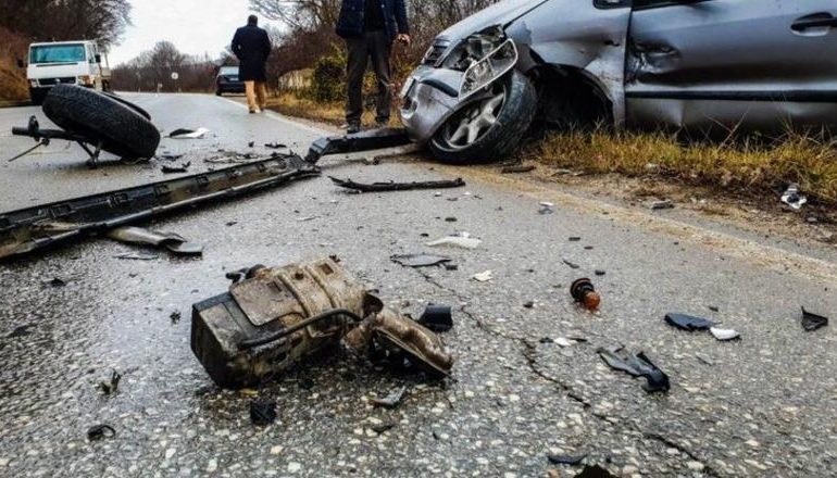 AKSIDENT I RËNDË NË SHKODËR/ Një 16-vjeçar humb jetën, pasagjeri tjetër i mitur ndodhet në gjendje të rëndë në spital