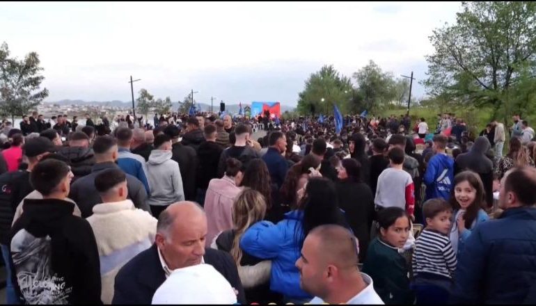 FUSHATA ELEKTORALE E PS/ Rama takim me të rinjtë në Kamëz