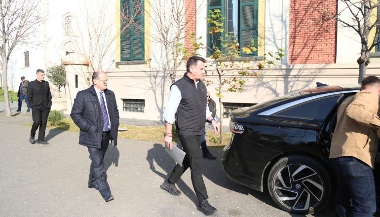 KËRKON SËRISH LIRINË/ GJKKO shqyrton sot ankimimin e Veliajt për ndryshimin e masës ‘arrest në burg’! Kërkesë edhe SPAK mbi hetimet dy mujore