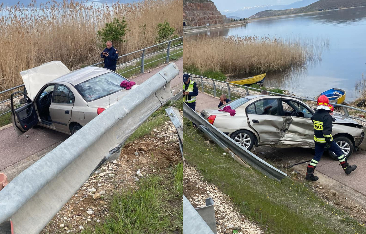 PAMJET E FRIKSHME/ Aksident në Pogradec, makina del nga rruga dhe përplaset me bordurat anës rrugës