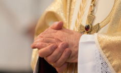 SKANDAL NË ITALI/ Prifti katolik arrestohet për abuzim seksual me të mitur