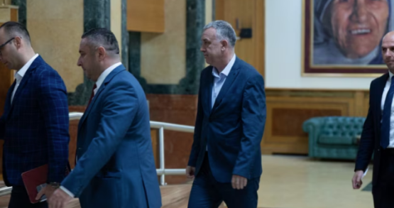 LISTA SERBE JASHTË LOJE: Si do të mbrohen interesat e serbëve në Kosovë?