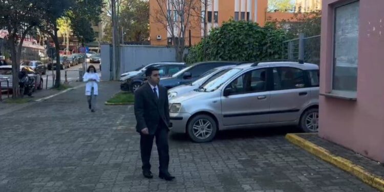 ÇFARË NDODHI? Kreu i Komisionit të Prokurimeve Publike paraqitet në SPAK