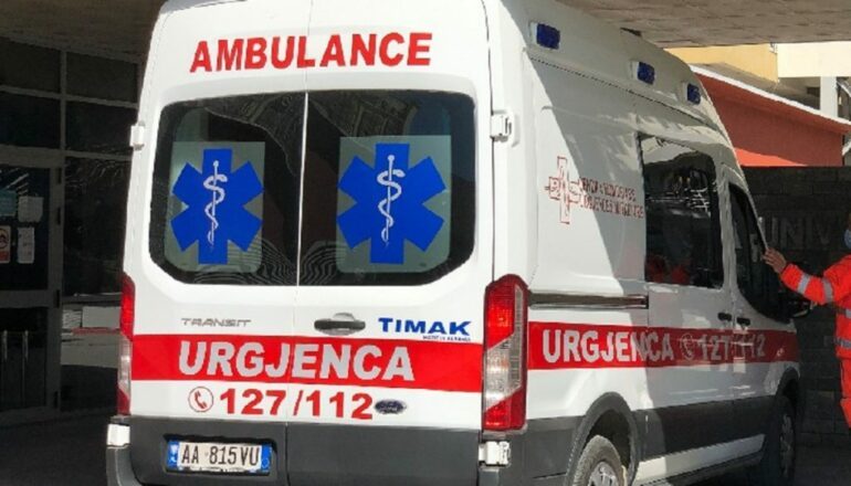 DETAJET E PARA/ Të shtëna me armë zjarri në Fier, e plagosur, një grua. Autorët…