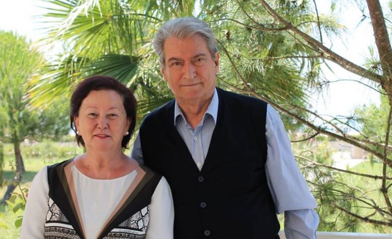 “MOS MË PYESNI PËR LILIN”/ Berisha flet si rrallë herë për bashkëshorten: Kam një adhurim të madh…
