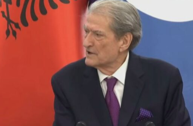 PREZANTON MASAT NË MBËSHTETJE TË TURIZMIT/ Berisha: Do të mbulojmë pagat e punonjësve jashtë sezonit