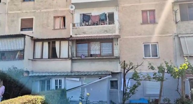 DETAJET E PARA/ Shpërthim me lëndë plasëse në Elbasan, dëmtohet disa apartamente