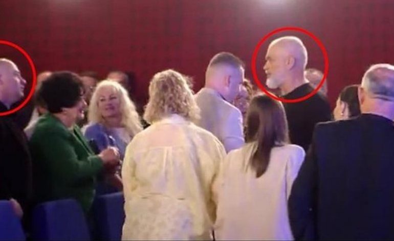 “MOS LUAJ ME DY PROTA”/ SPAK i sekuestroi celularin, reagon kryebashkiaku i Vaut të Dejës