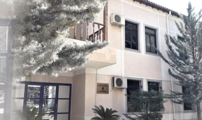 I AKUZUAR PËR NGACMIM SEKSUAL NDAJ NJË TË MITURI/ Prokuroria e Beratit kërkon 6 vite burg për Romeo Oçon! I dënuar më parë për të njëjtën vepër penale