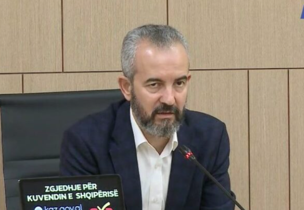 DENONCIMET E PD PËR VOTËN E DIASPORËS/ Celibashi i dërgon letër DHL për dërgesat në Greqi, kërkon sqarime për ankesat e opozitës